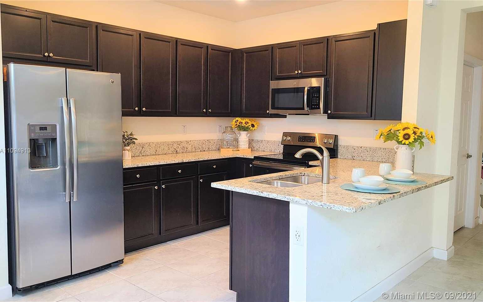 Small Image of 10436 WEST 34TH CT, Hialeah Number 2