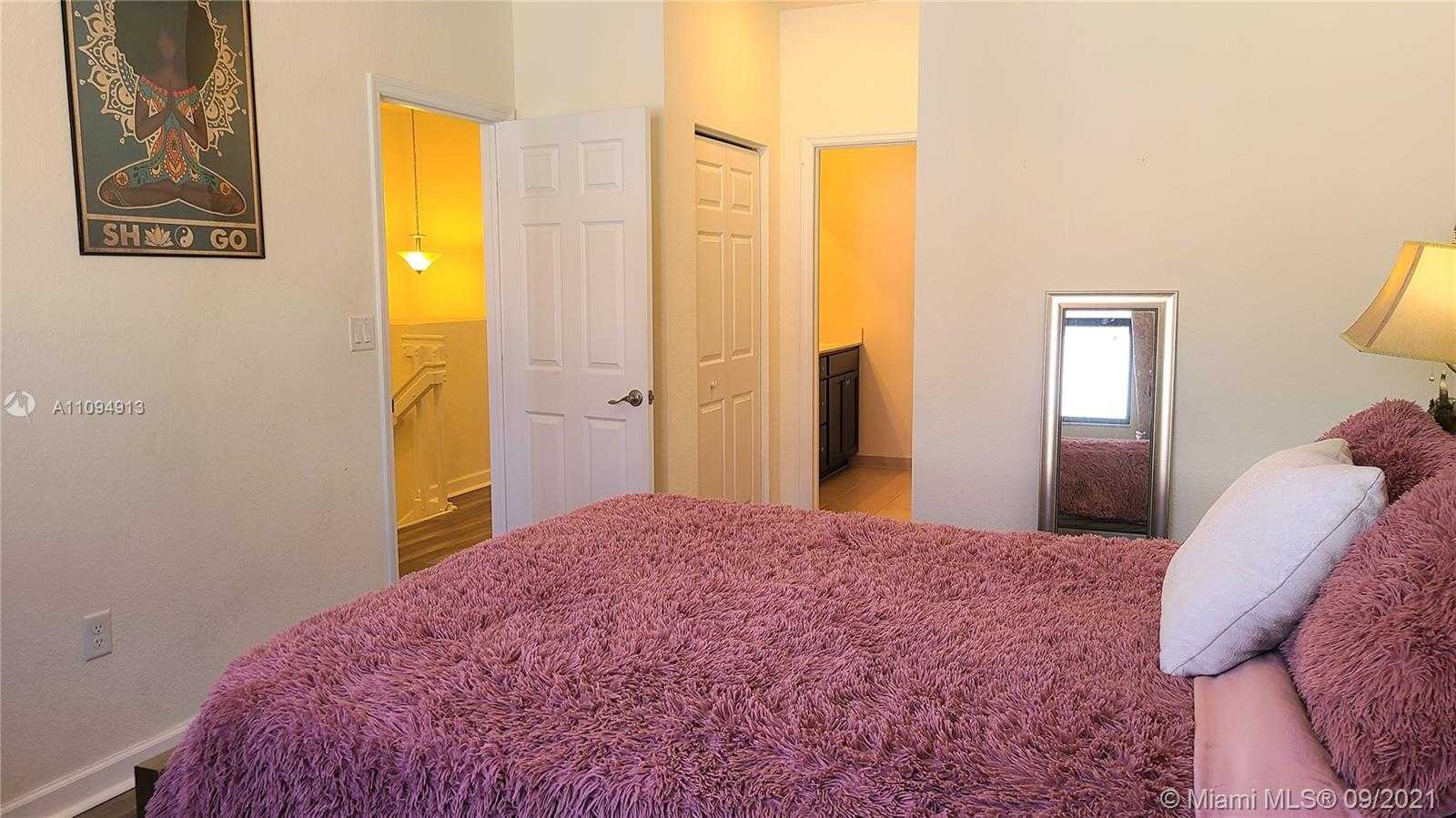 Small Image of 10436 WEST 34TH CT, Hialeah Number 22