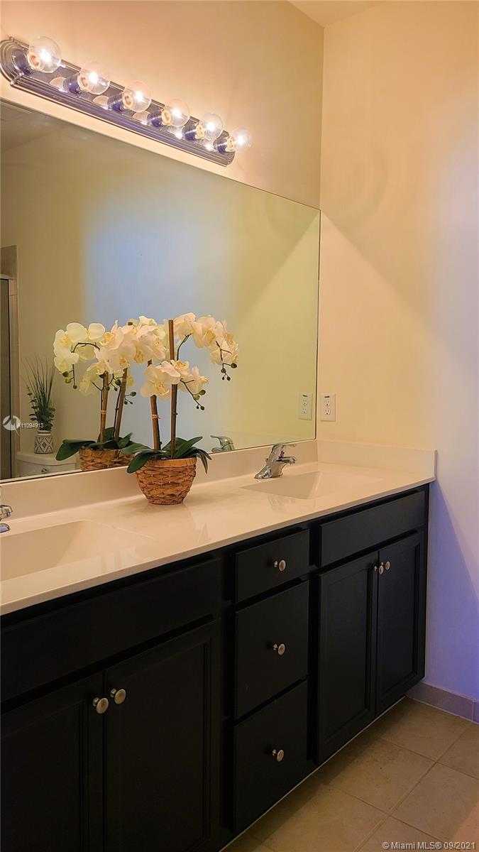 Small Image of 10436 WEST 34TH CT, Hialeah Number 25