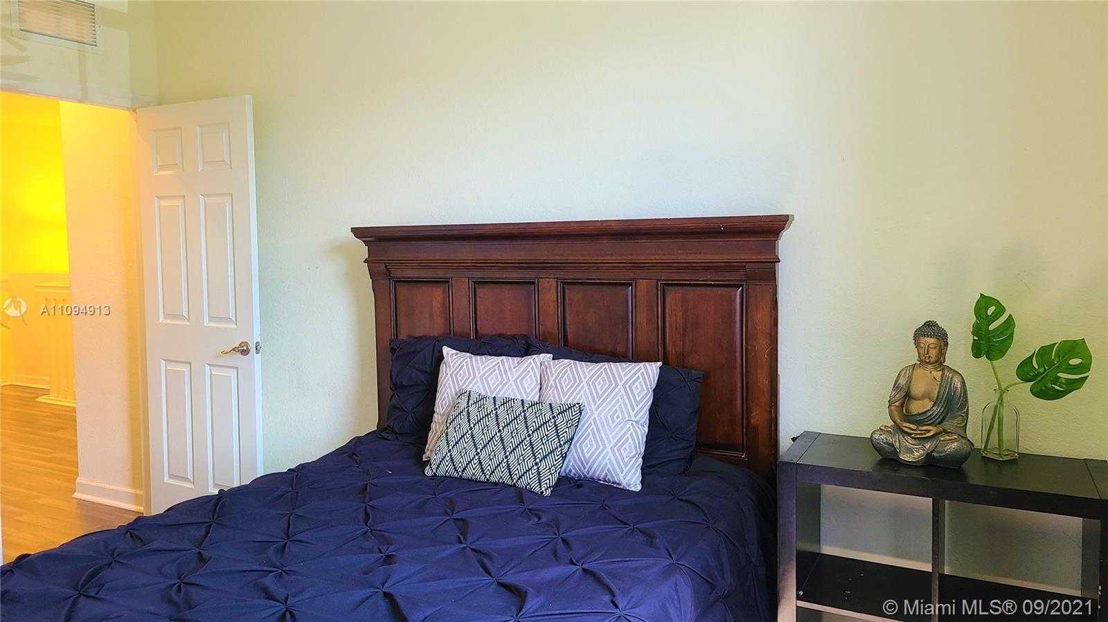 Small Image of 10436 WEST 34TH CT, Hialeah Number 29
