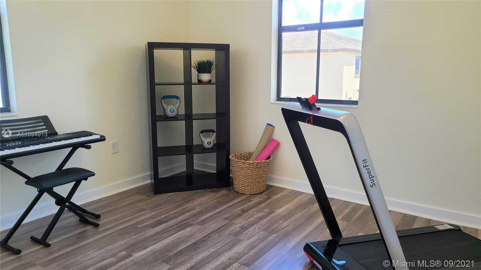 Small Image of 10436 WEST 34TH CT, Hialeah Number 31
