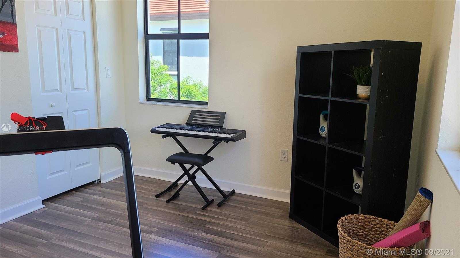 Small Image of 10436 WEST 34TH CT, Hialeah Number 32