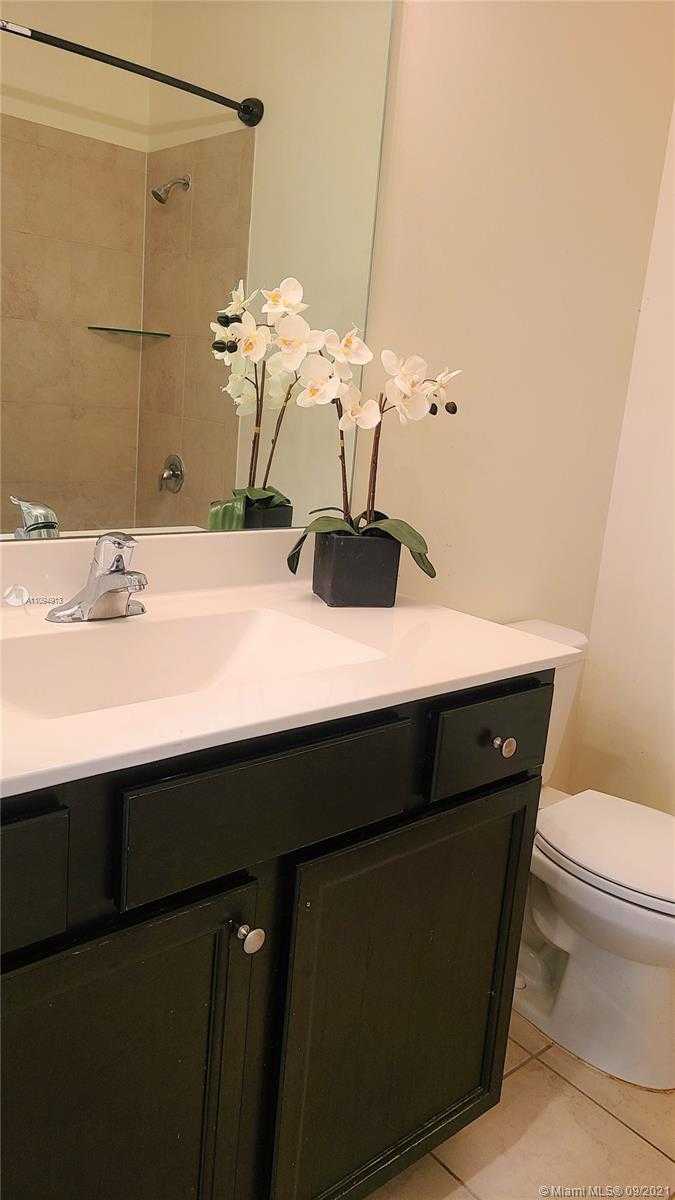 Small Image of 10436 WEST 34TH CT, Hialeah Number 36