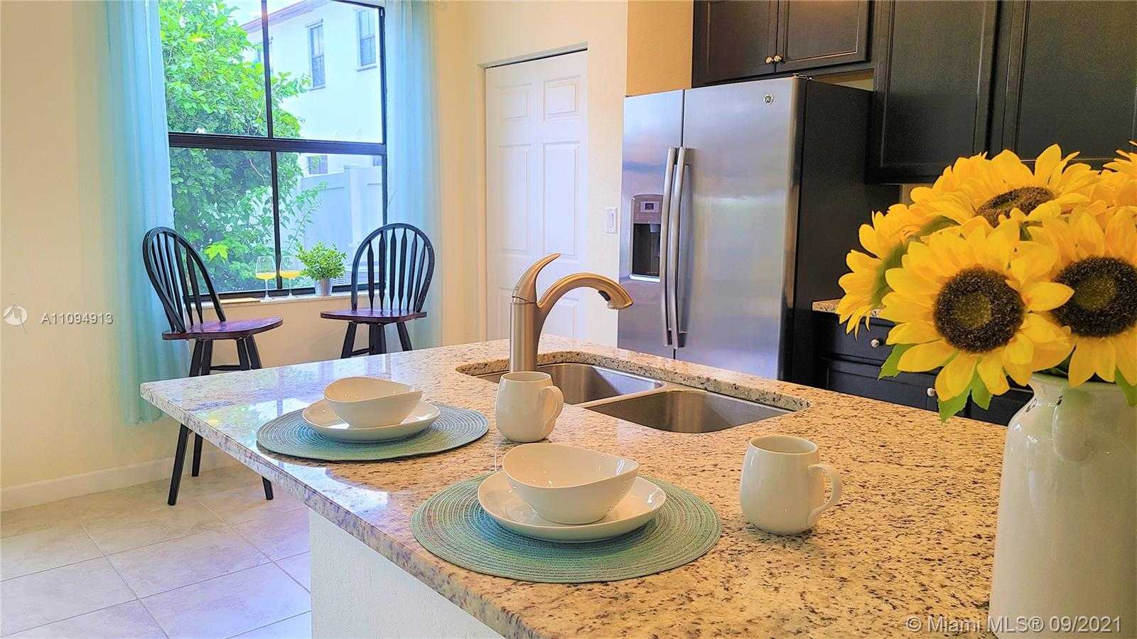 Small Image of 10436 WEST 34TH CT, Hialeah Number 4