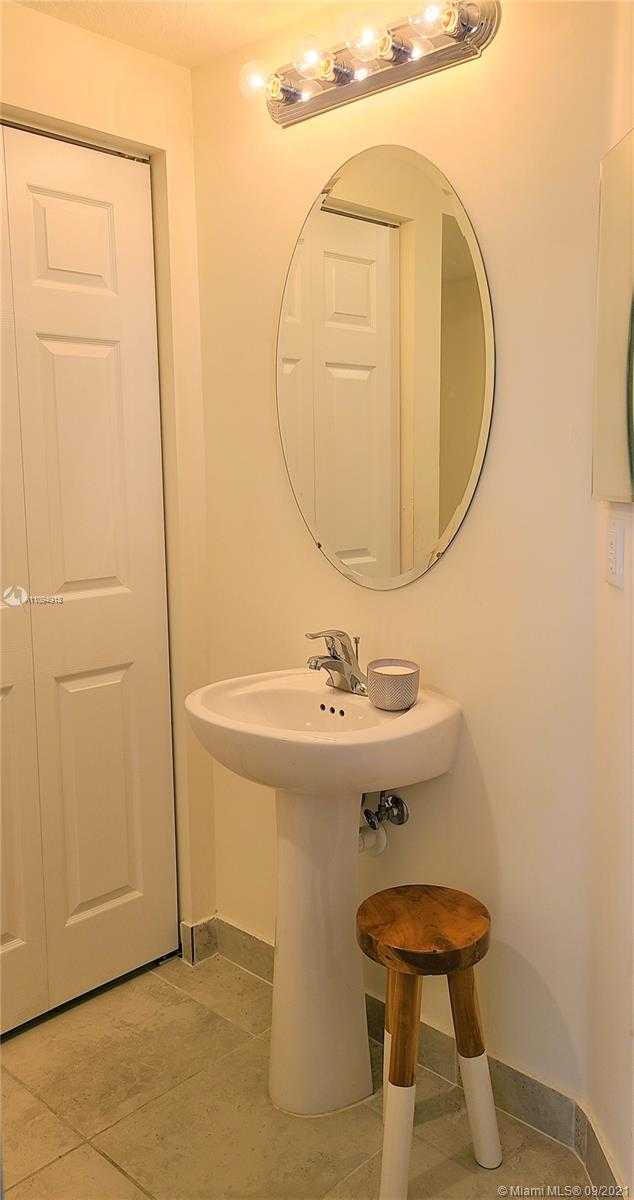 Small Image of 10436 WEST 34TH CT, Hialeah Number 40