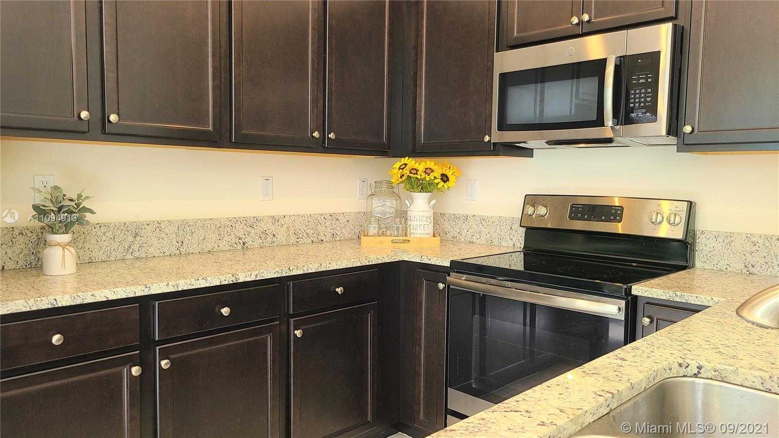 Small Image of 10436 WEST 34TH CT, Hialeah Number 5