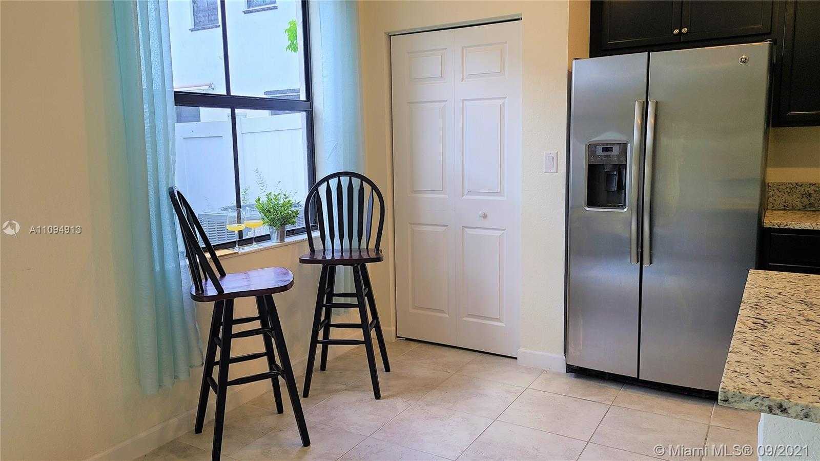 Small Image of 10436 WEST 34TH CT, Hialeah Number 7