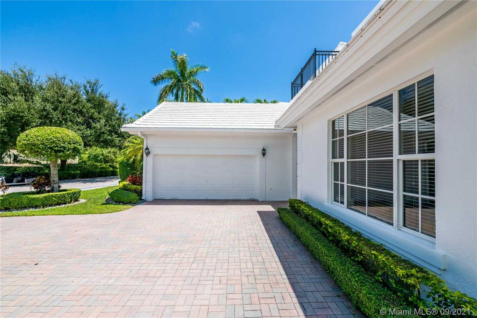 Small Image of 28 GRAND BAY ESTATES CIR, Key Biscayne Number 11