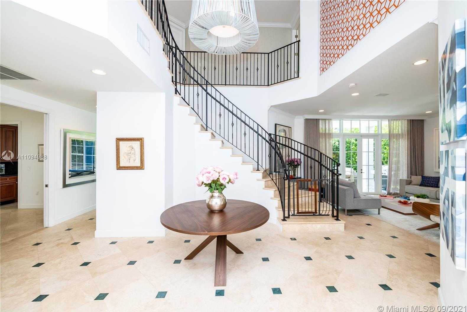 Small Image of 28 GRAND BAY ESTATES CIR, Key Biscayne Number 13