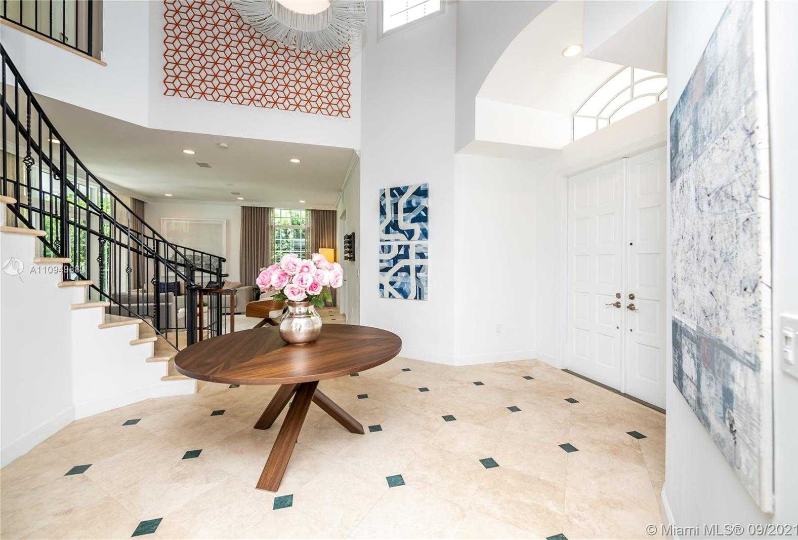 Small Image of 28 GRAND BAY ESTATES CIR, Key Biscayne Number 14