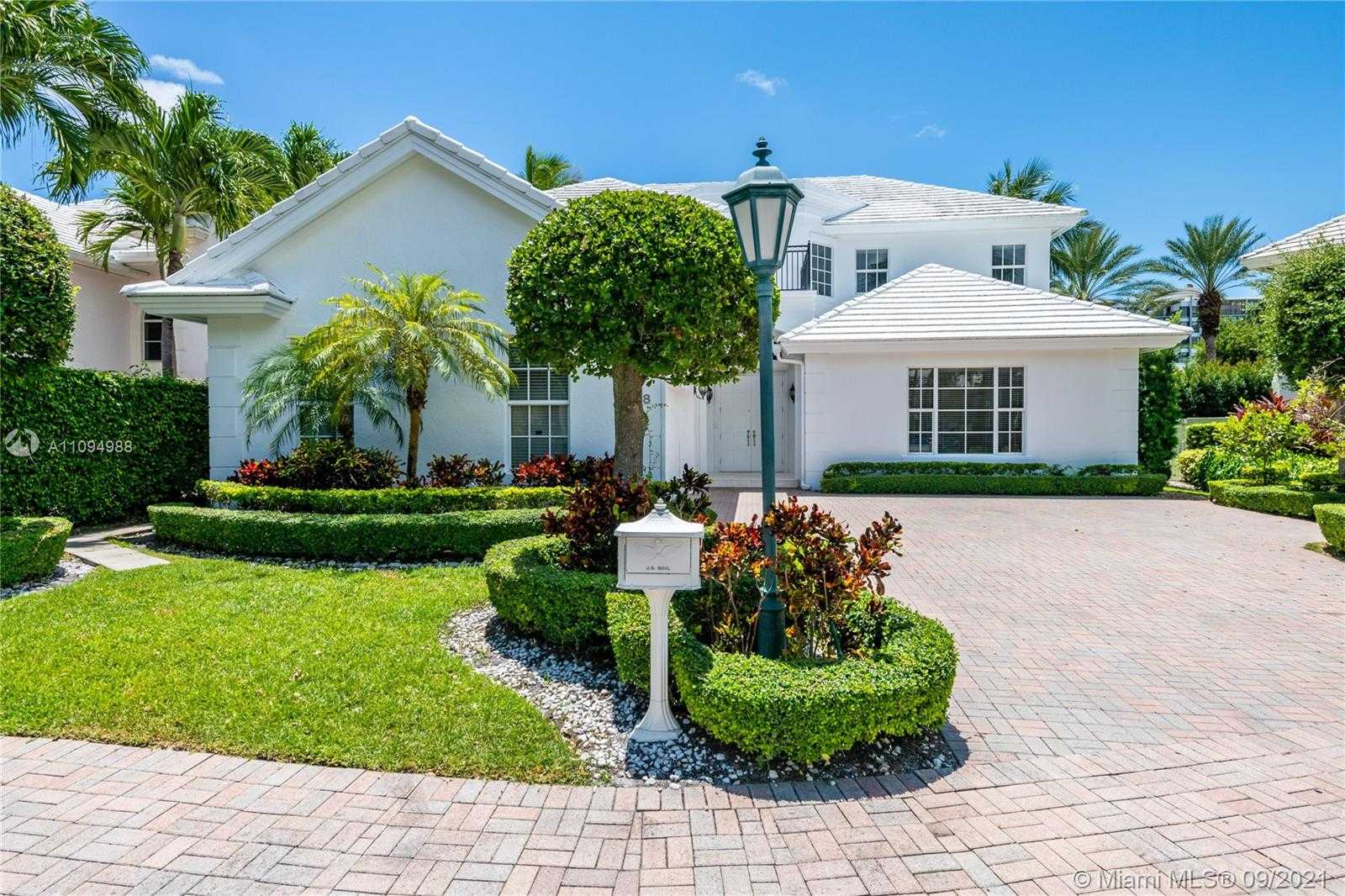 Small Image of 28 GRAND BAY ESTATES CIR, Key Biscayne Number 3
