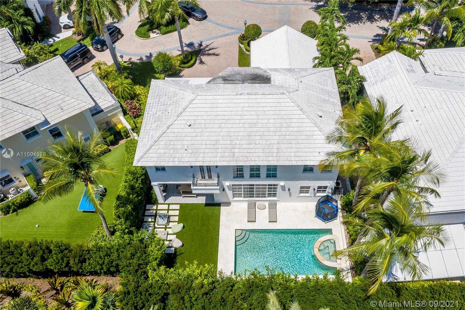 Small Image of 28 GRAND BAY ESTATES CIR, Key Biscayne Number 7
