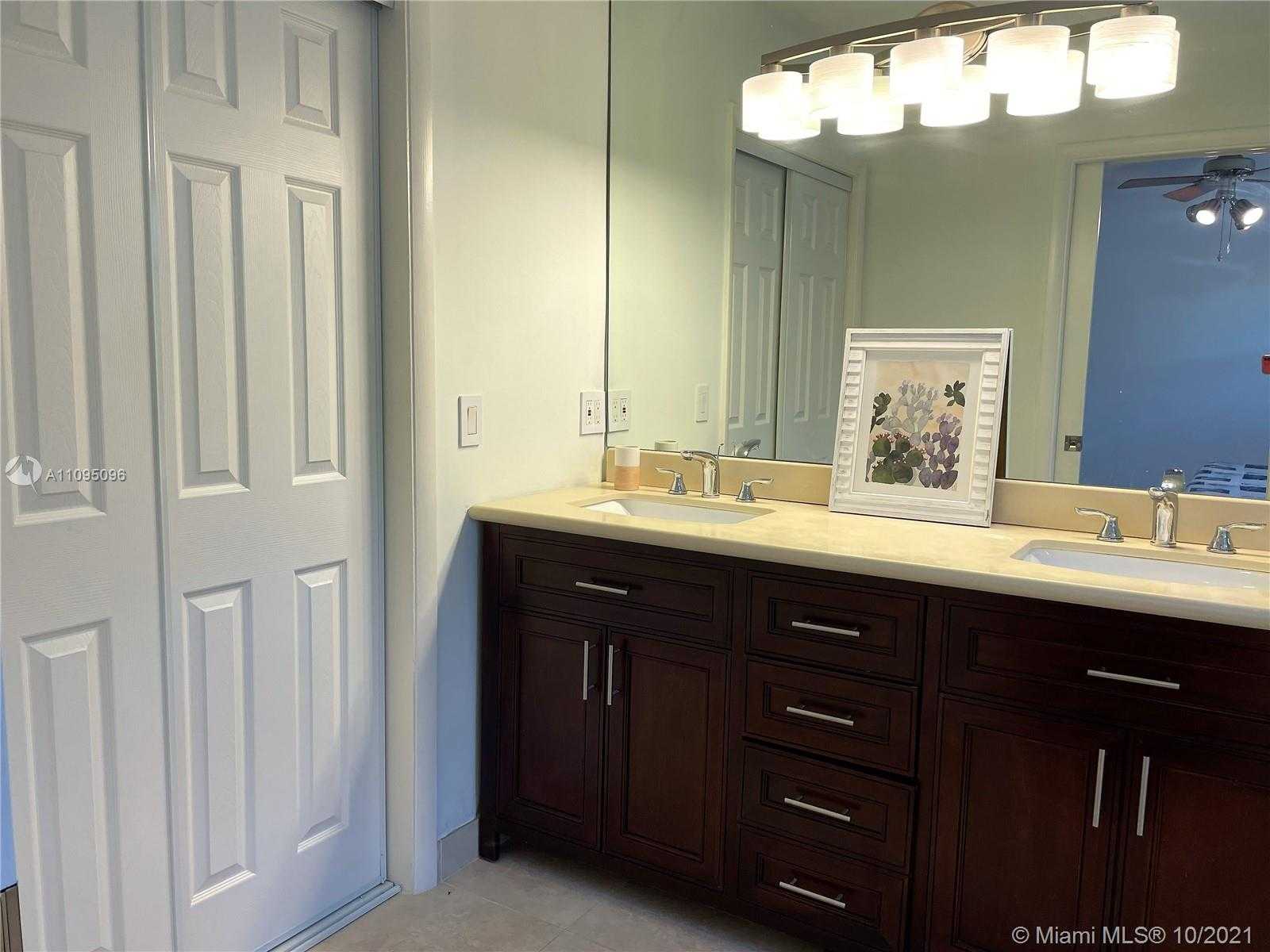 Small Image of 1428 NAUTILUS ISLE #1428, Dania Beach Number 21