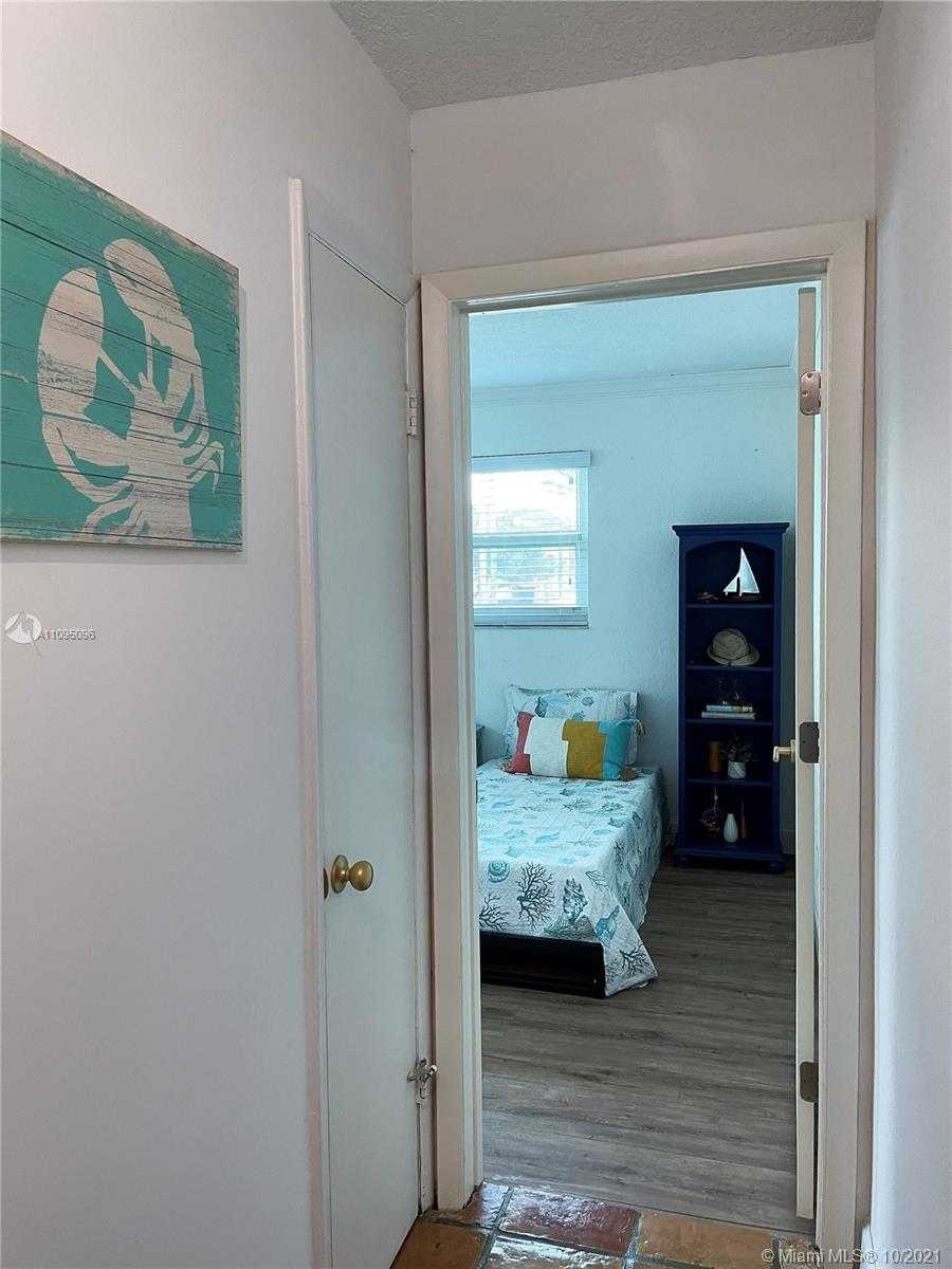 Small Image of 1428 NAUTILUS ISLE #1428, Dania Beach Number 24