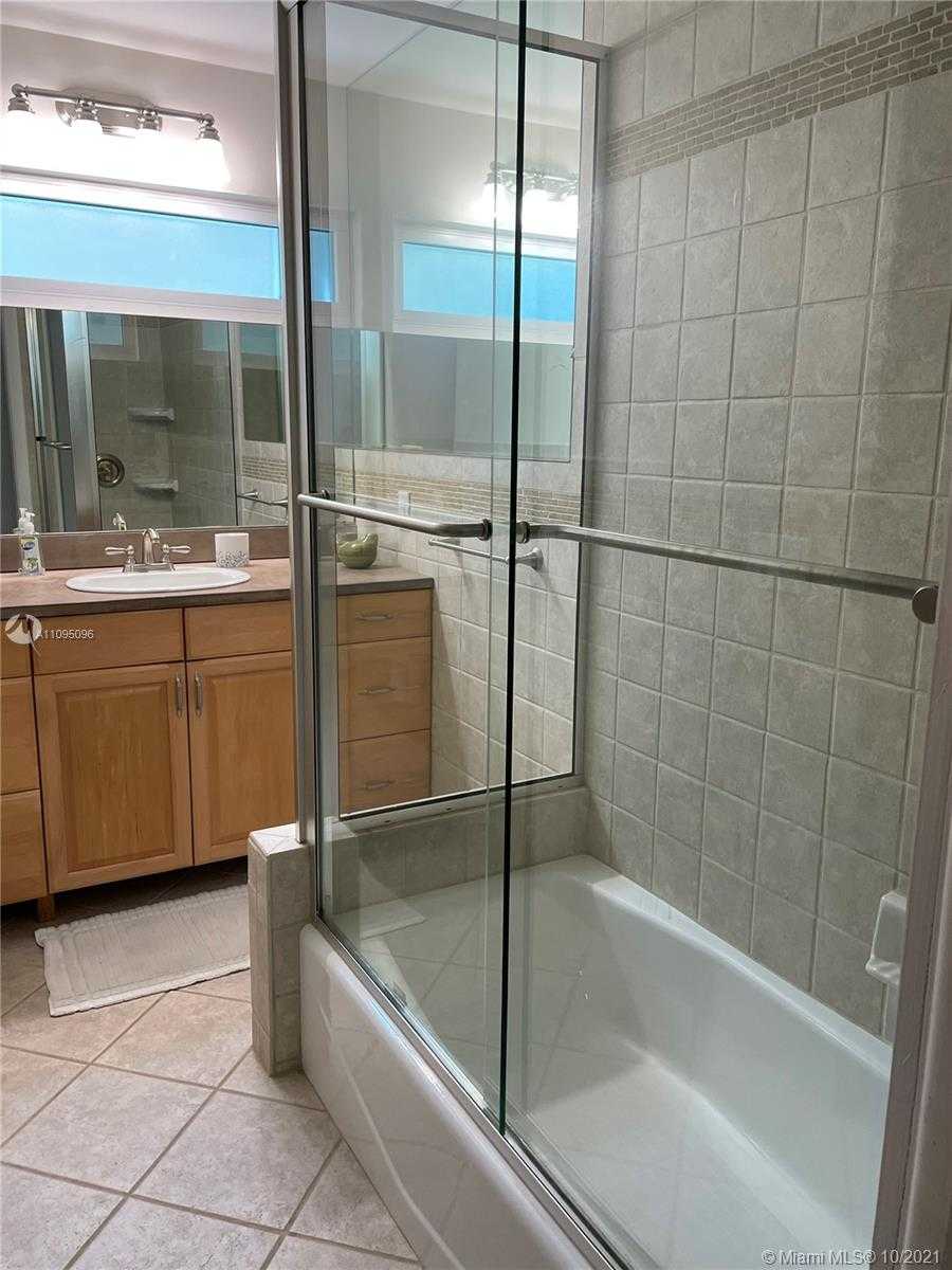 Small Image of 1428 NAUTILUS ISLE #1428, Dania Beach Number 28