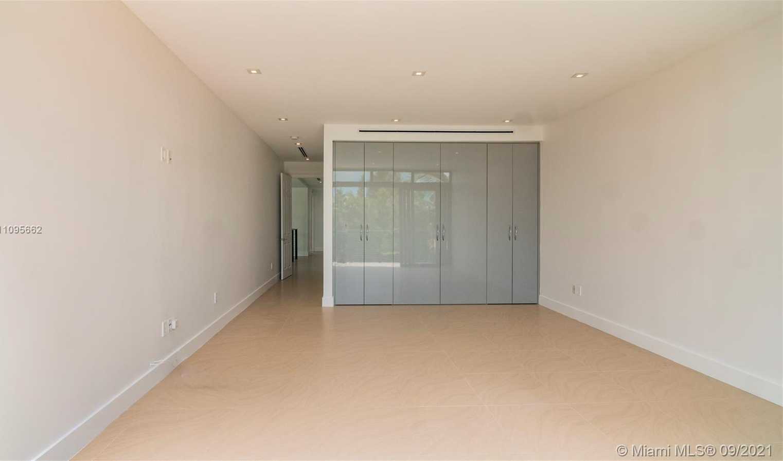 Small Image of 1350 98TH ST #N/A, Bay Harbor Islands Number 14