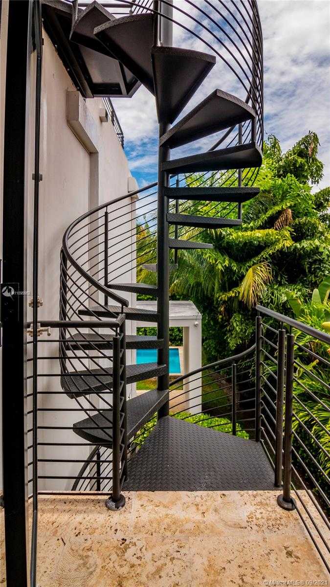 Small Image of 1350 98TH ST #N/A, Bay Harbor Islands Number 17