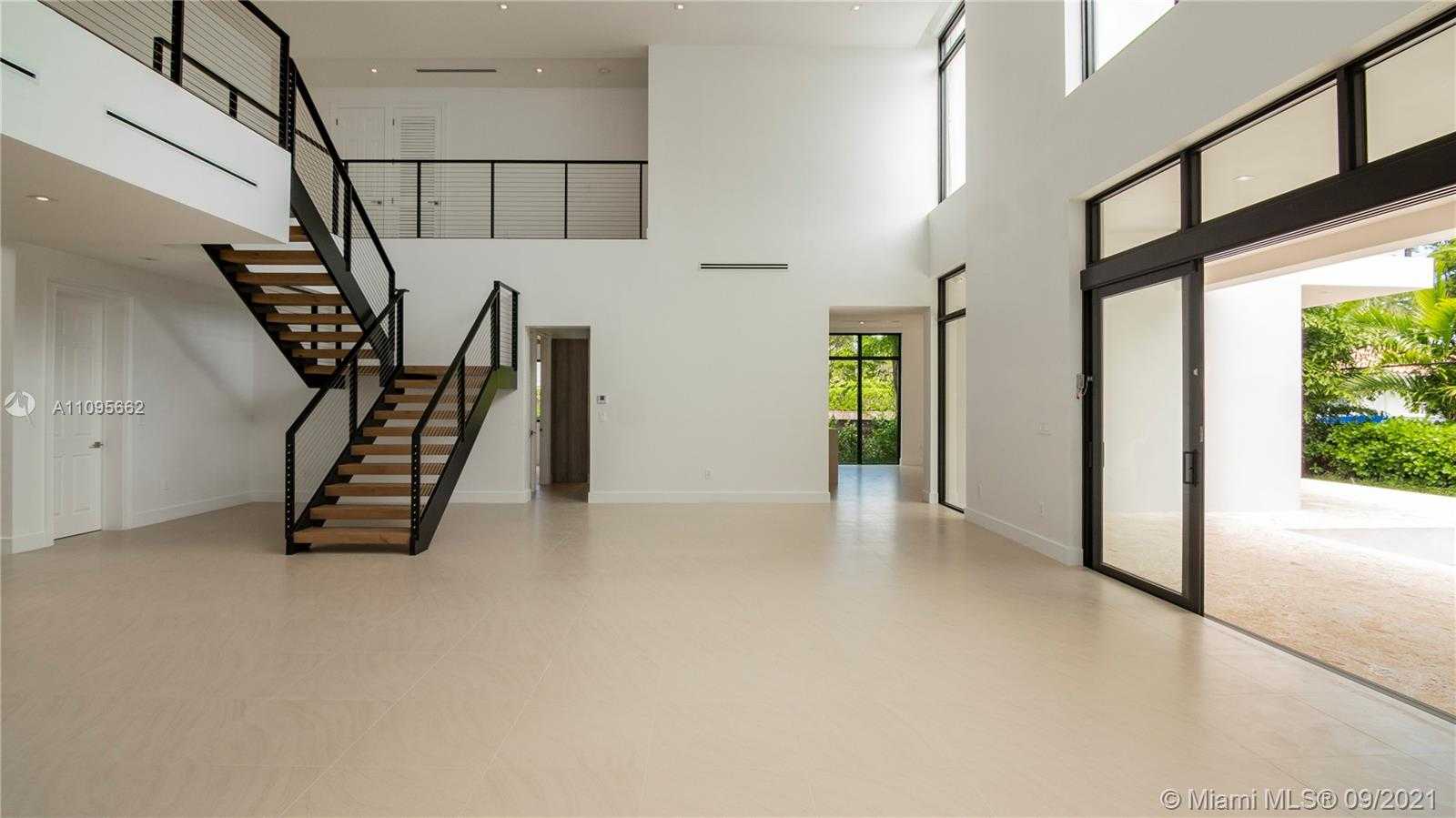 Small Image of 1350 98TH ST #N/A, Bay Harbor Islands Number 4