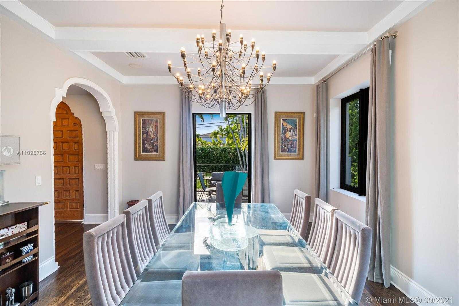 Small Image of 4315 NORTH MERIDIAN AVE, Miami Beach Number 11