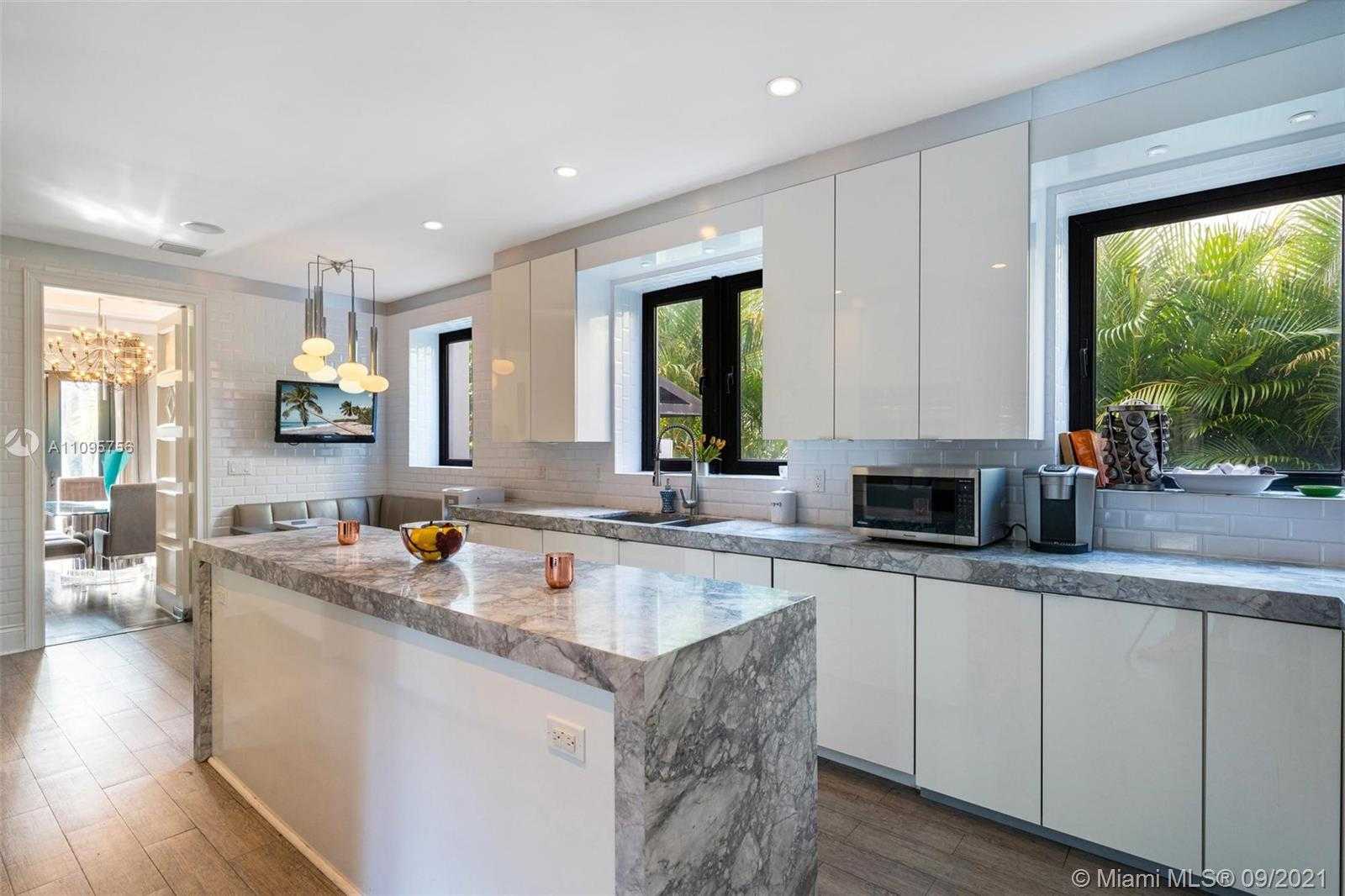 Small Image of 4315 NORTH MERIDIAN AVE, Miami Beach Number 15