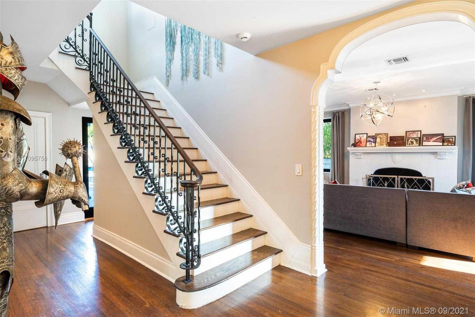 Small Image of 4315 NORTH MERIDIAN AVE, Miami Beach Number 18
