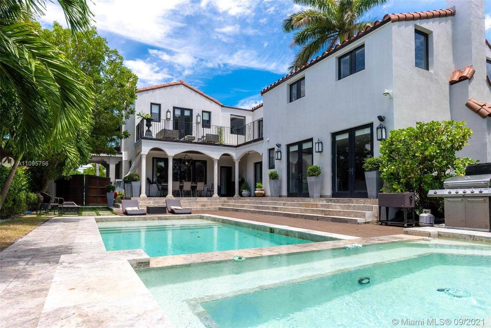 Small Image of 4315 NORTH MERIDIAN AVE, Miami Beach Number 2