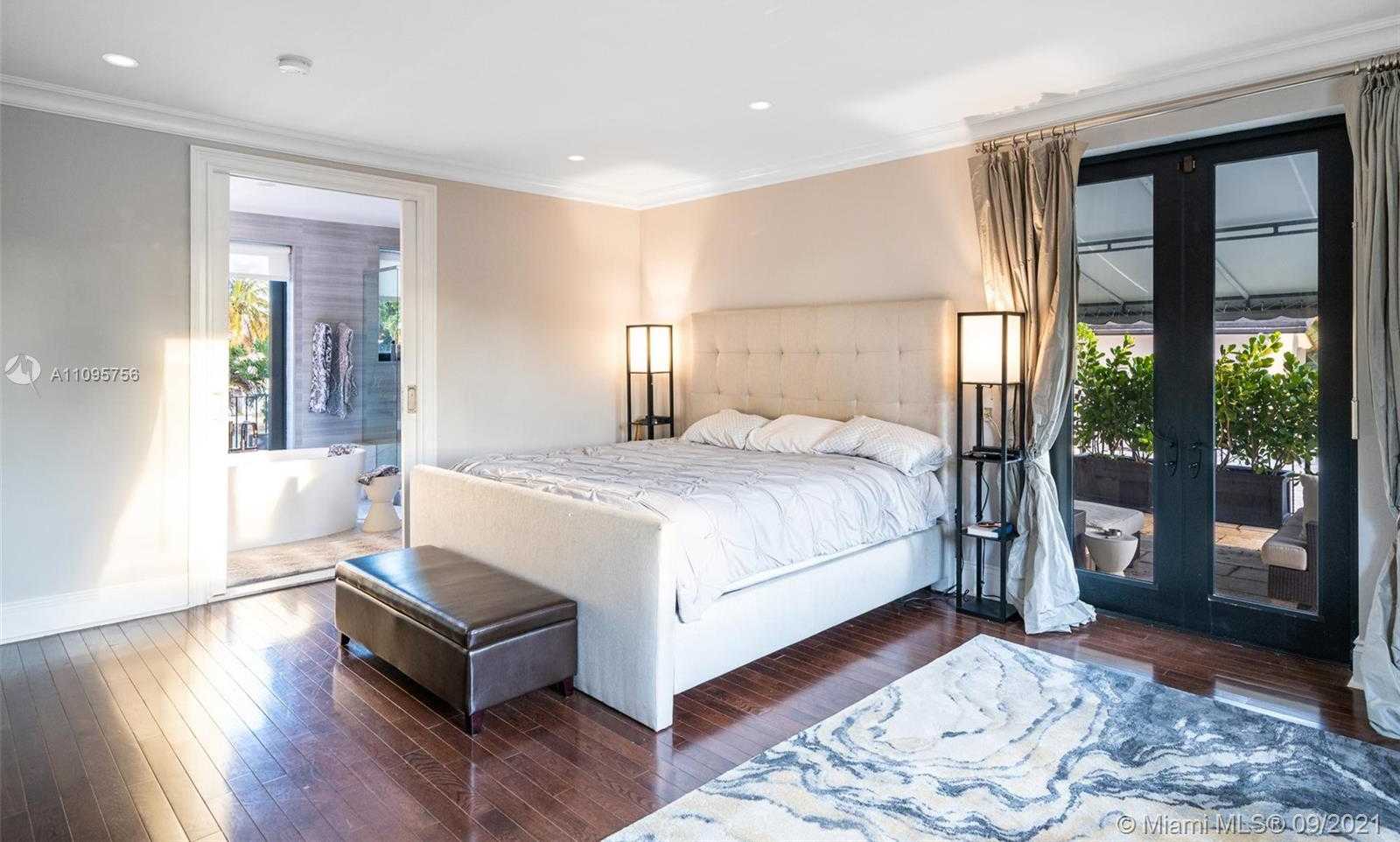 Small Image of 4315 NORTH MERIDIAN AVE, Miami Beach Number 20