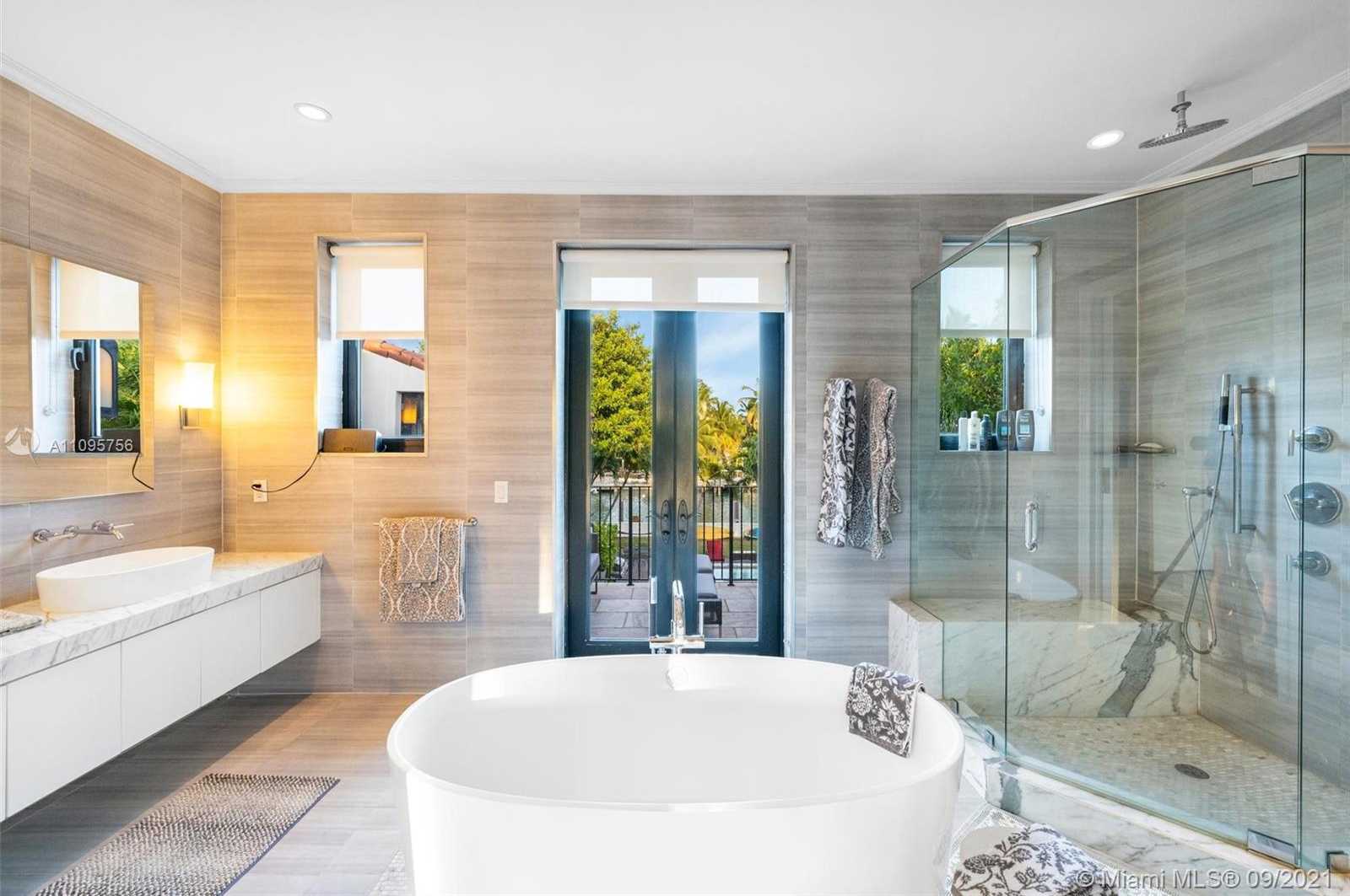 Small Image of 4315 NORTH MERIDIAN AVE, Miami Beach Number 21