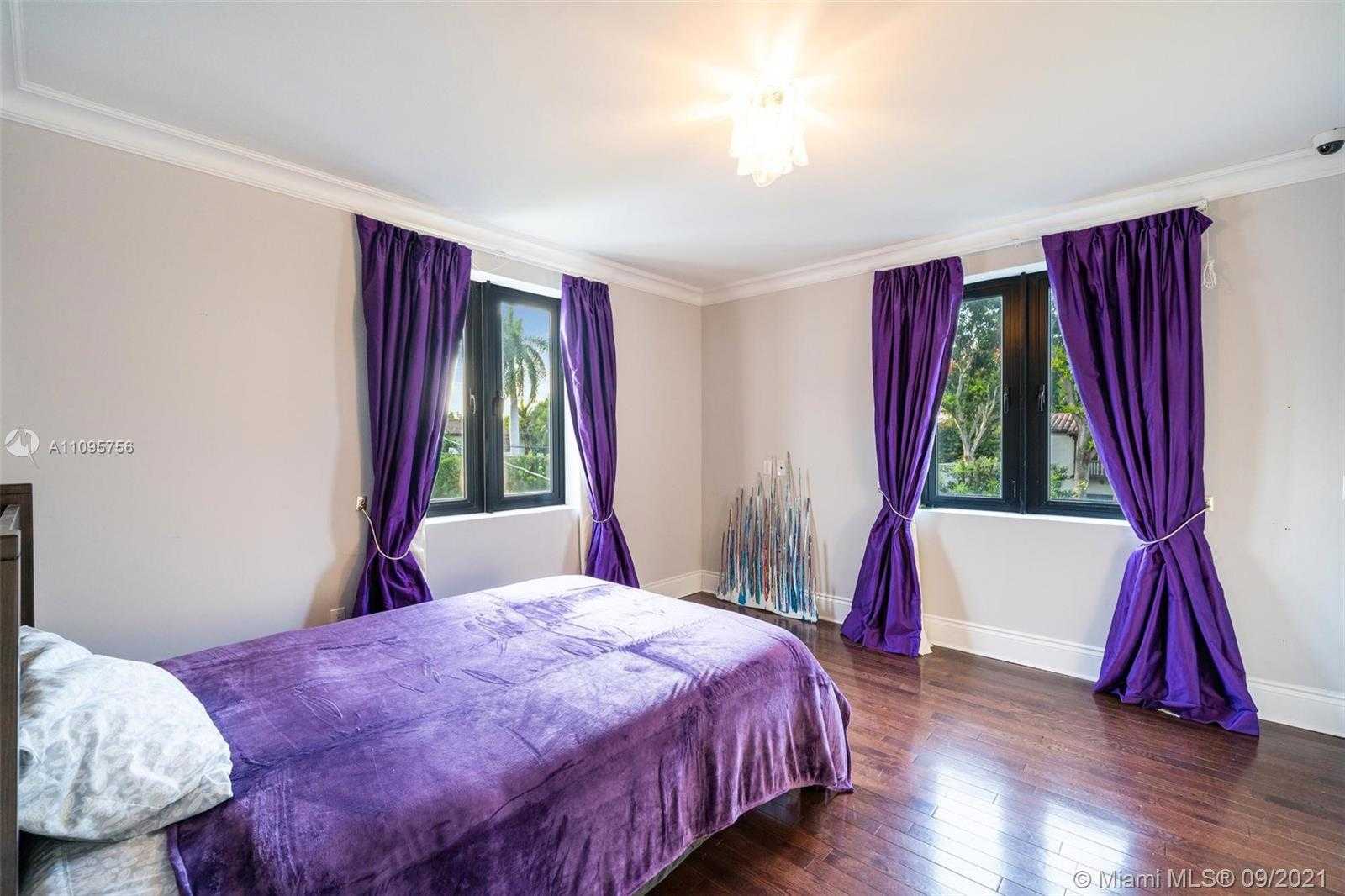 Small Image of 4315 NORTH MERIDIAN AVE, Miami Beach Number 24