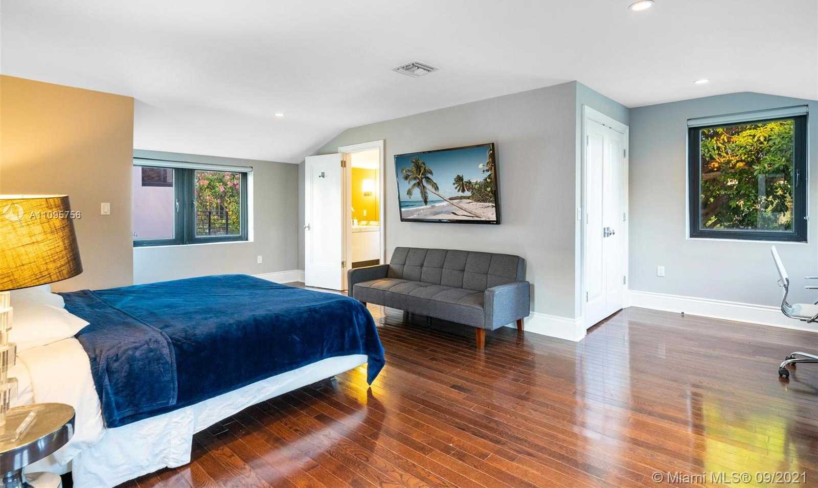 Small Image of 4315 NORTH MERIDIAN AVE, Miami Beach Number 30