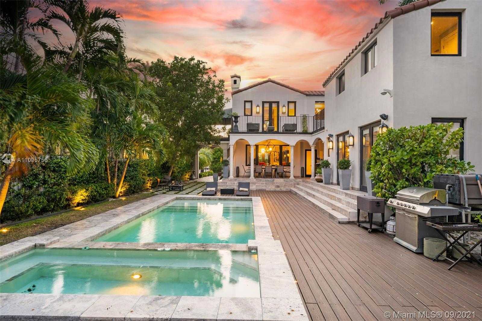 Small Image of 4315 NORTH MERIDIAN AVE, Miami Beach Number 32