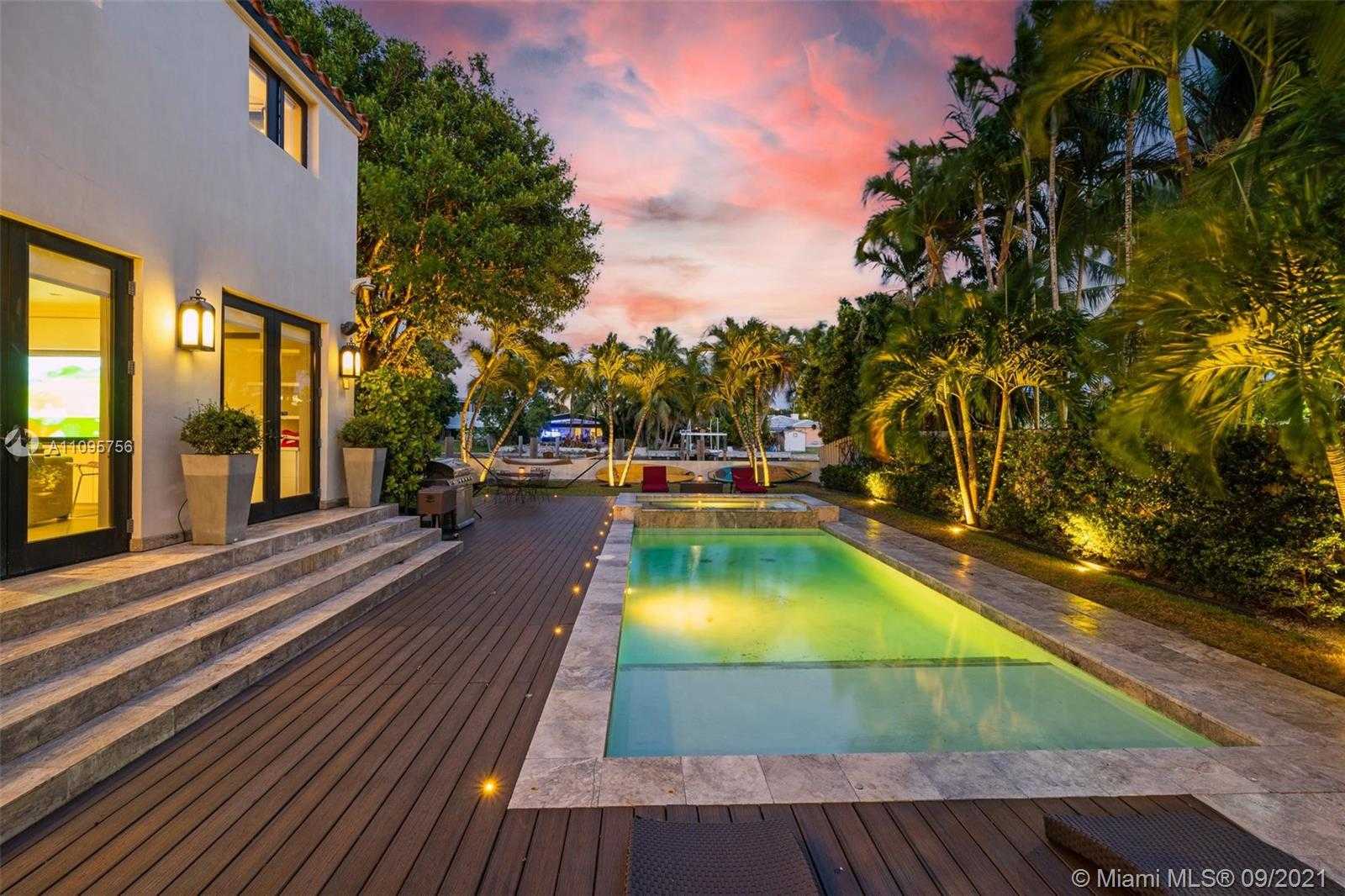 Small Image of 4315 NORTH MERIDIAN AVE, Miami Beach Number 34