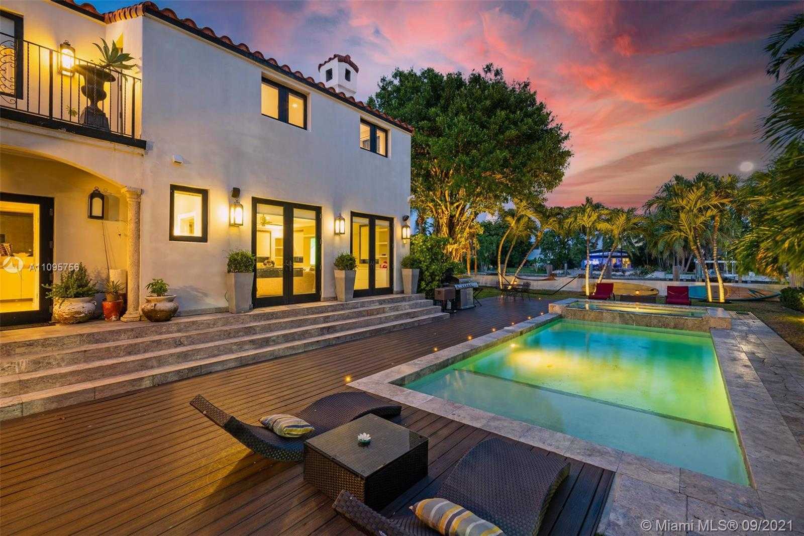 Small Image of 4315 NORTH MERIDIAN AVE, Miami Beach Number 35