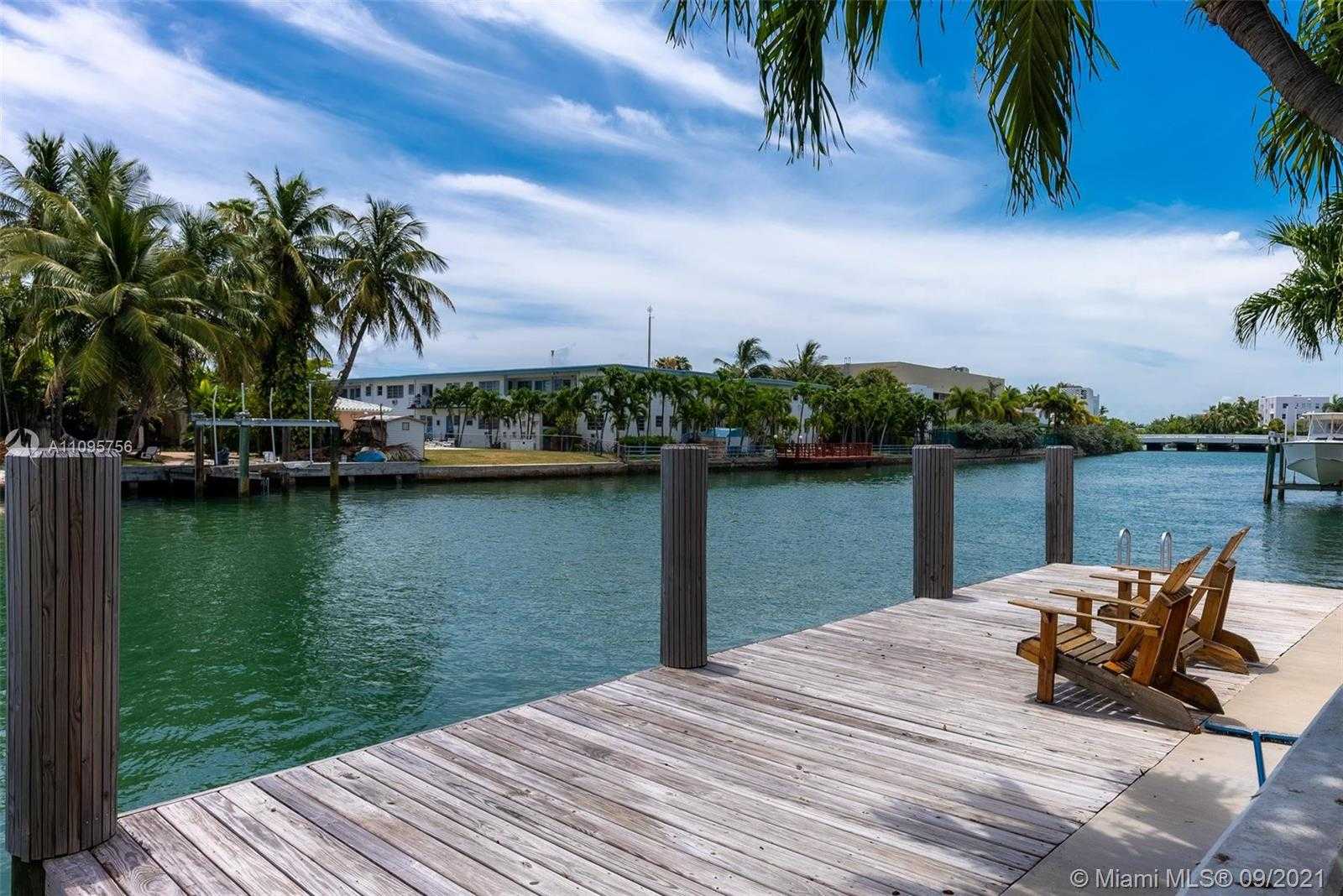 Small Image of 4315 NORTH MERIDIAN AVE, Miami Beach Number 5