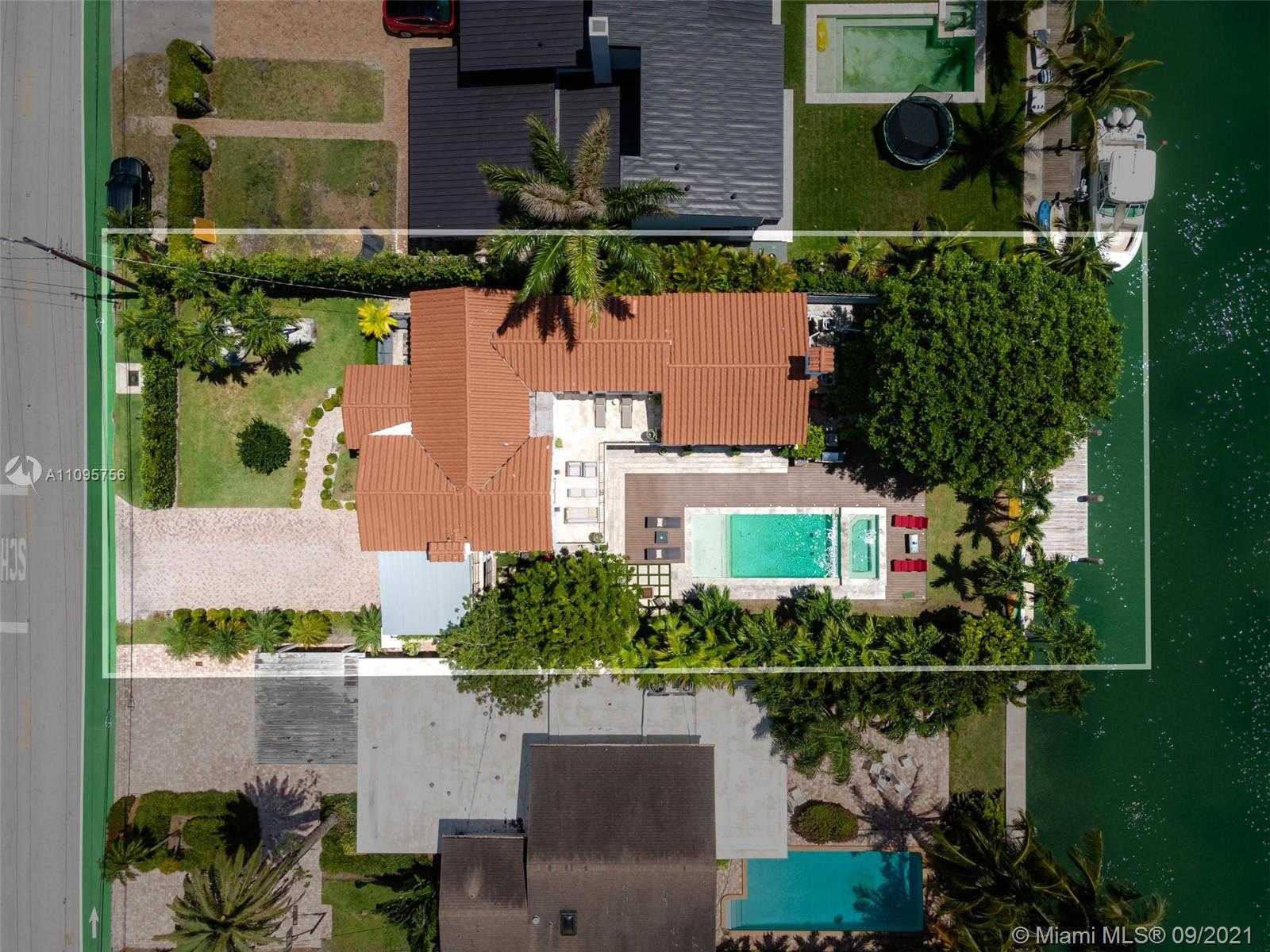 Small Image of 4315 NORTH MERIDIAN AVE, Miami Beach Number 6