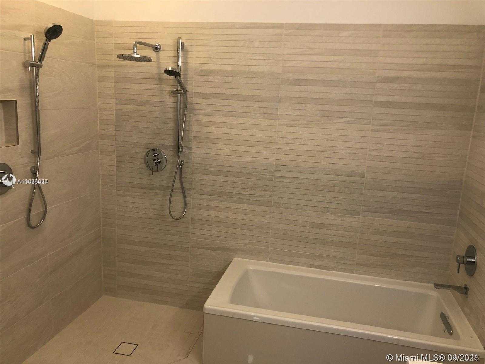 Small Image of 859 SOUTH WEST 154TH PATH, Miami Number 4
