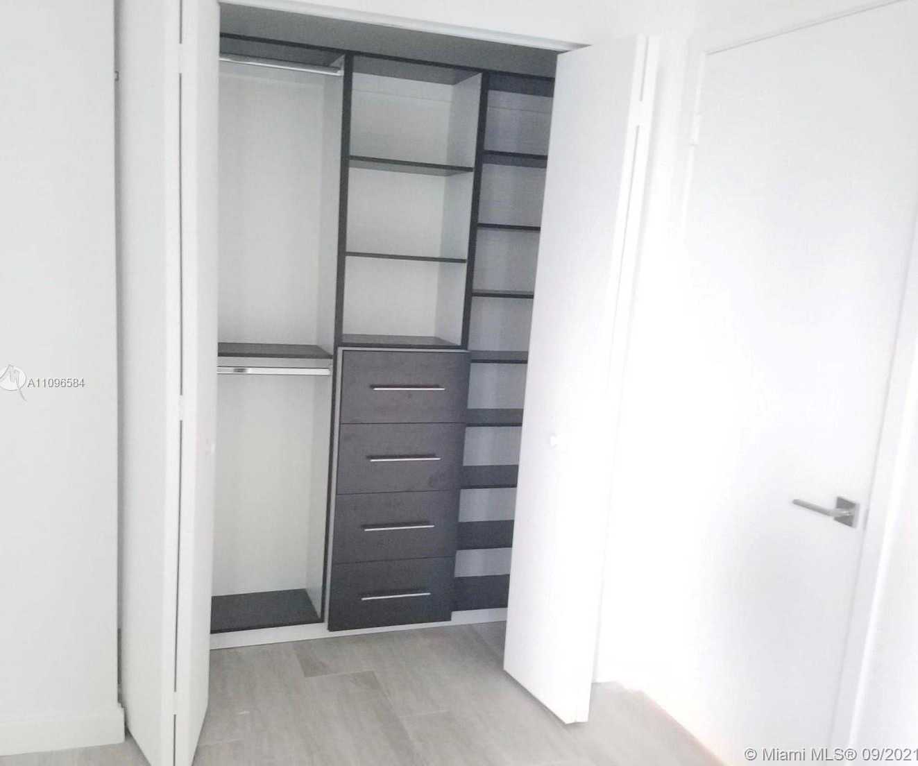 Small Image of 55 SOUTH WEST 9TH #2507, Miami Number 11