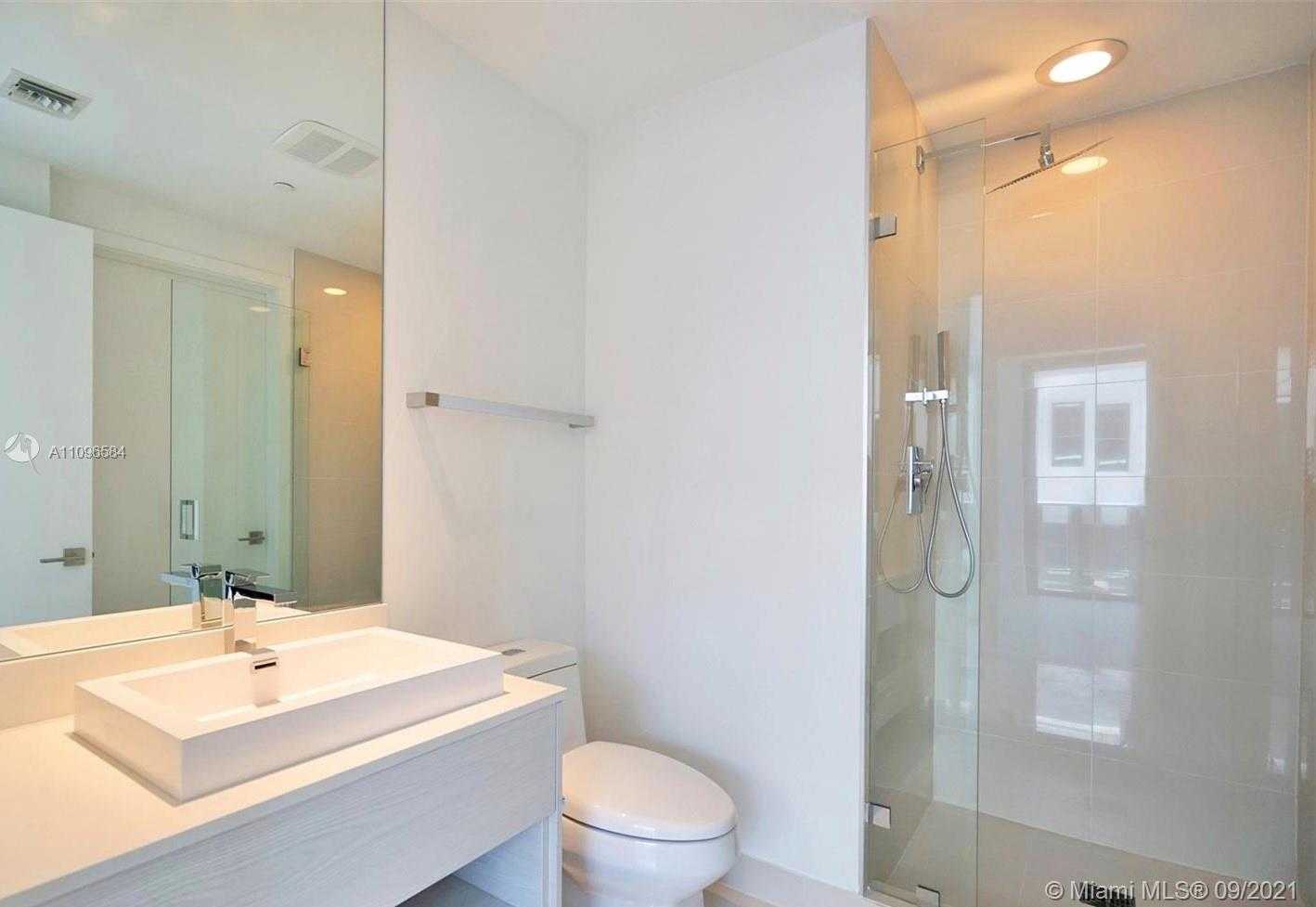 Small Image of 55 SOUTH WEST 9TH #2507, Miami Number 12