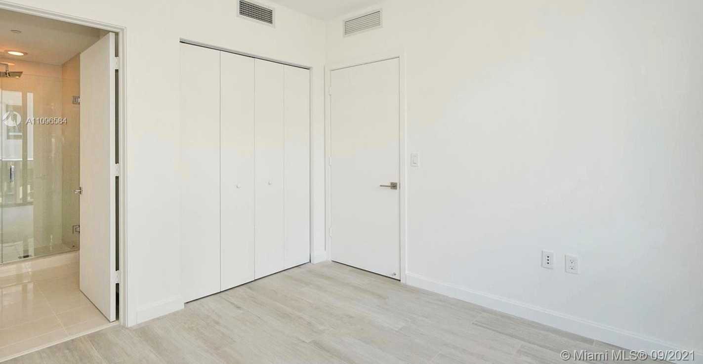 Small Image of 55 SOUTH WEST 9TH #2507, Miami Number 9