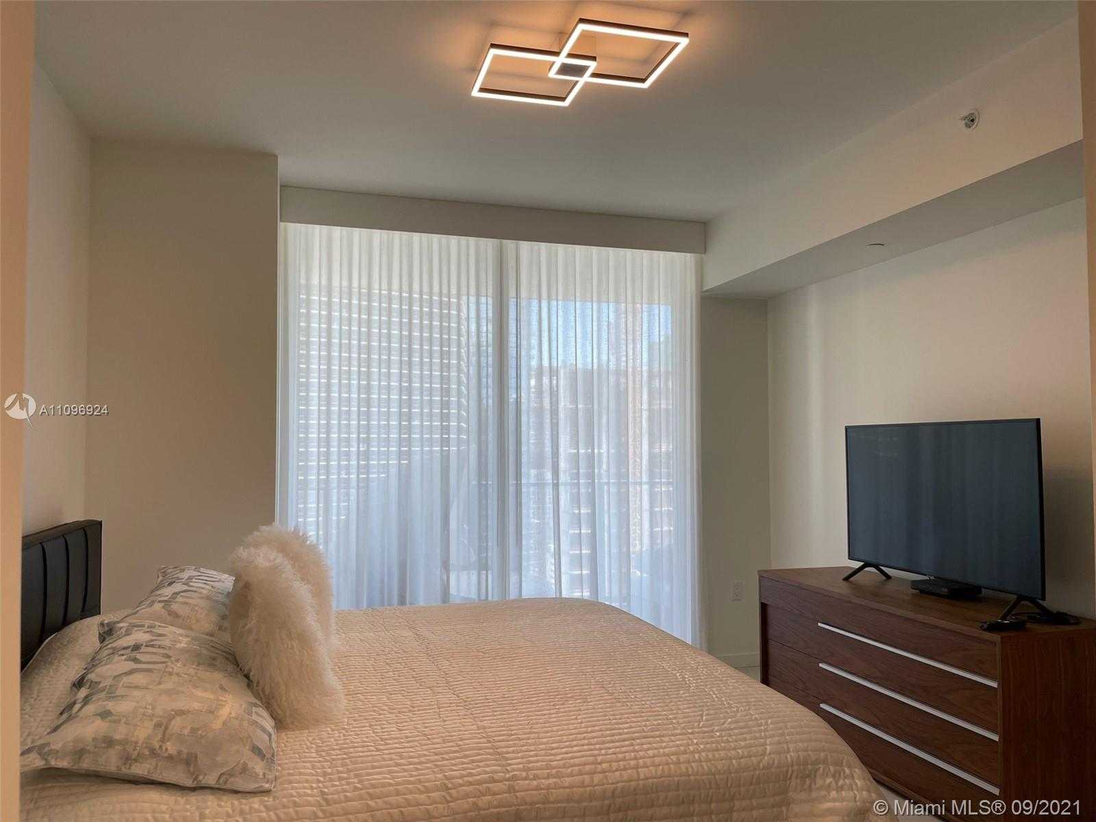 Small Image of 1000 BRICKELL PLAZA #3114, Miami Number 11