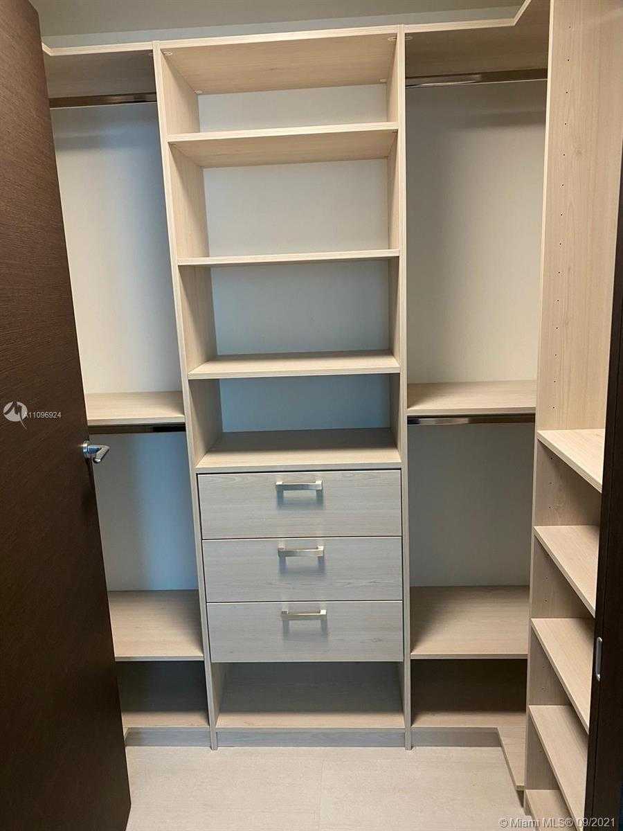 Small Image of 1000 BRICKELL PLAZA #3114, Miami Number 4