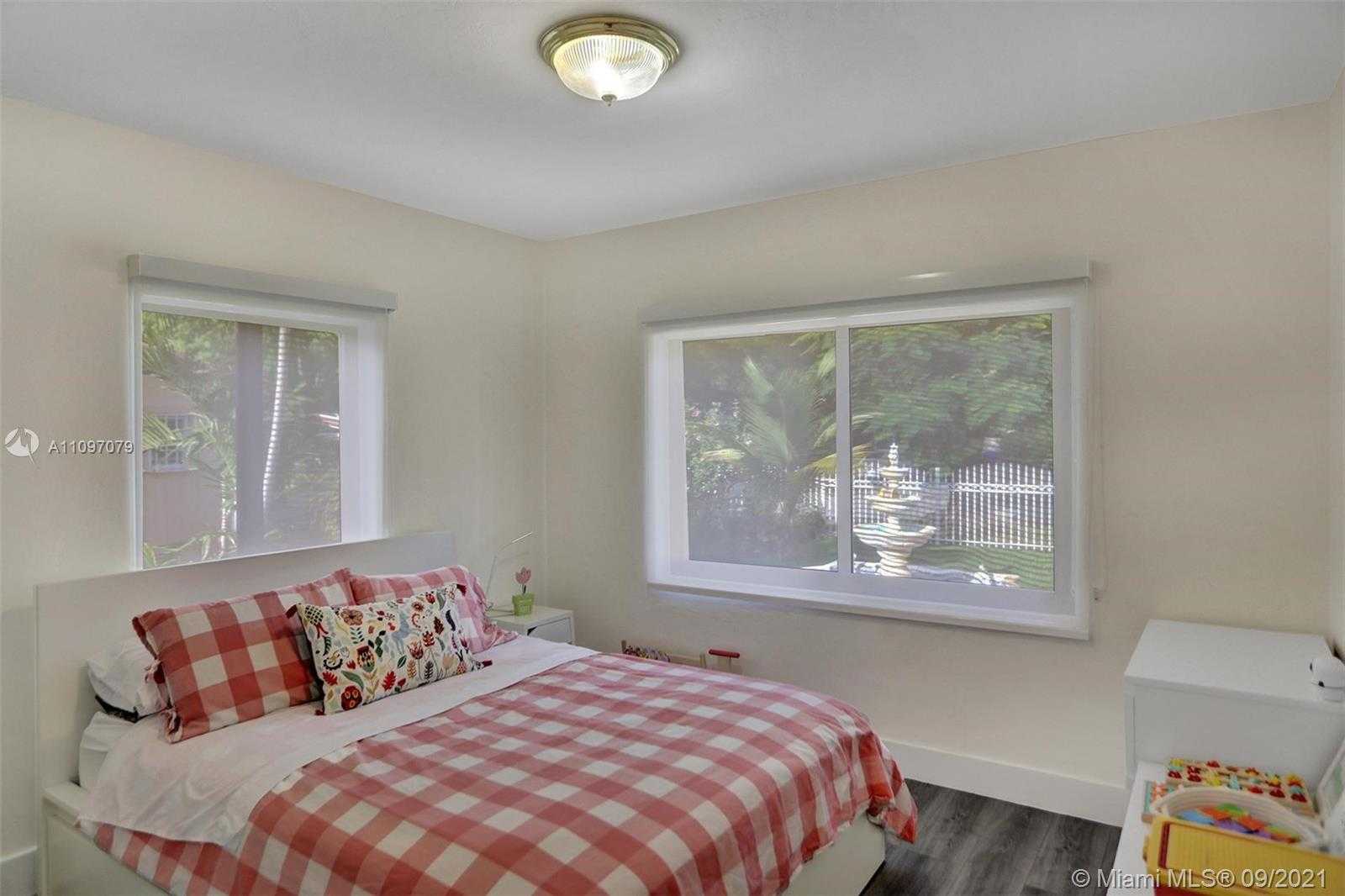 Small Image of 1565 NORTH WEST 30TH AVE #-, Miami Number 12