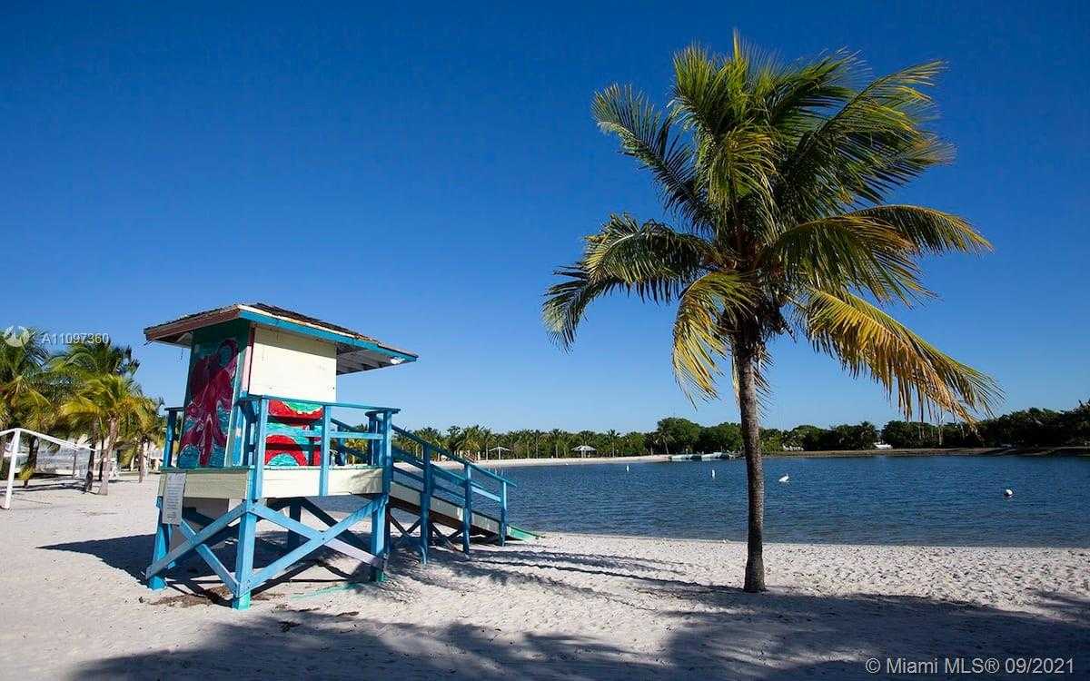 Small Image of 19491 SOUTH WEST 210TH ST, Miami Number 15