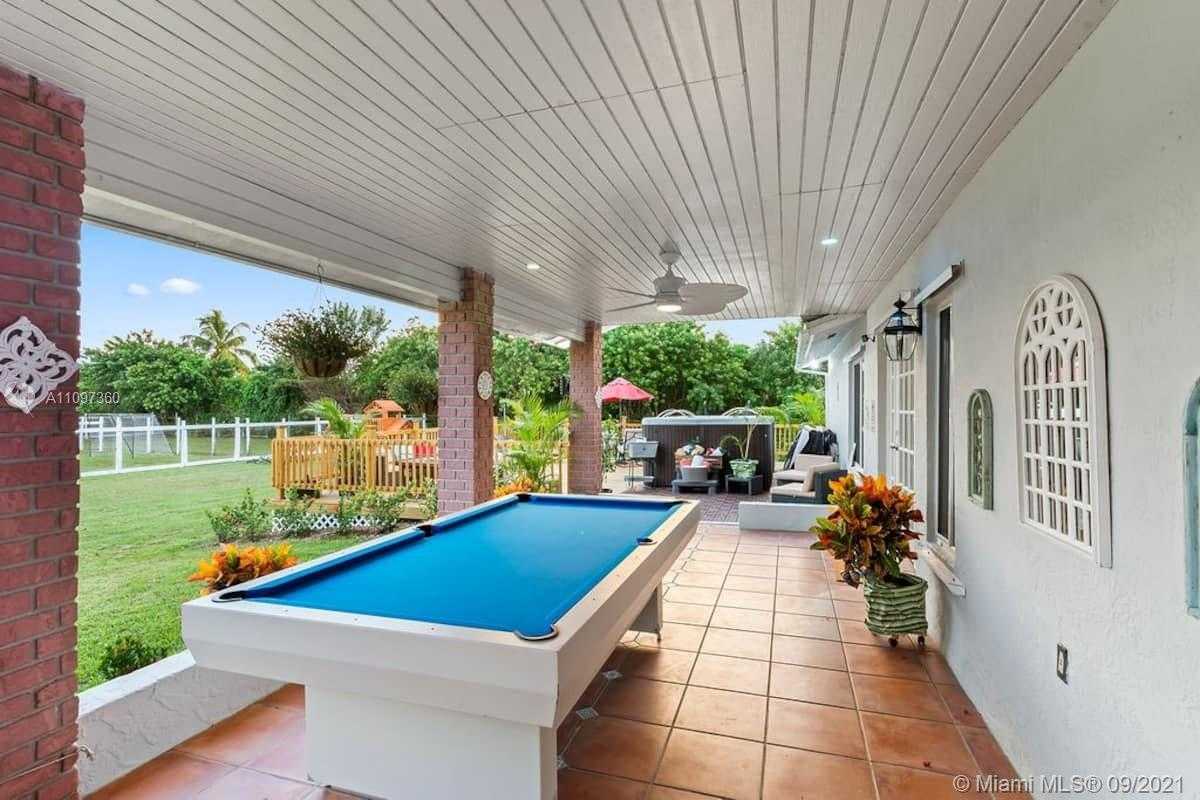 Small Image of 19491 SOUTH WEST 210TH ST, Miami Number 16