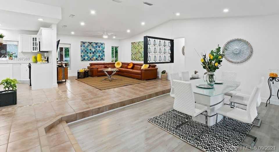 Small Image of 19491 SOUTH WEST 210TH ST, Miami Number 17