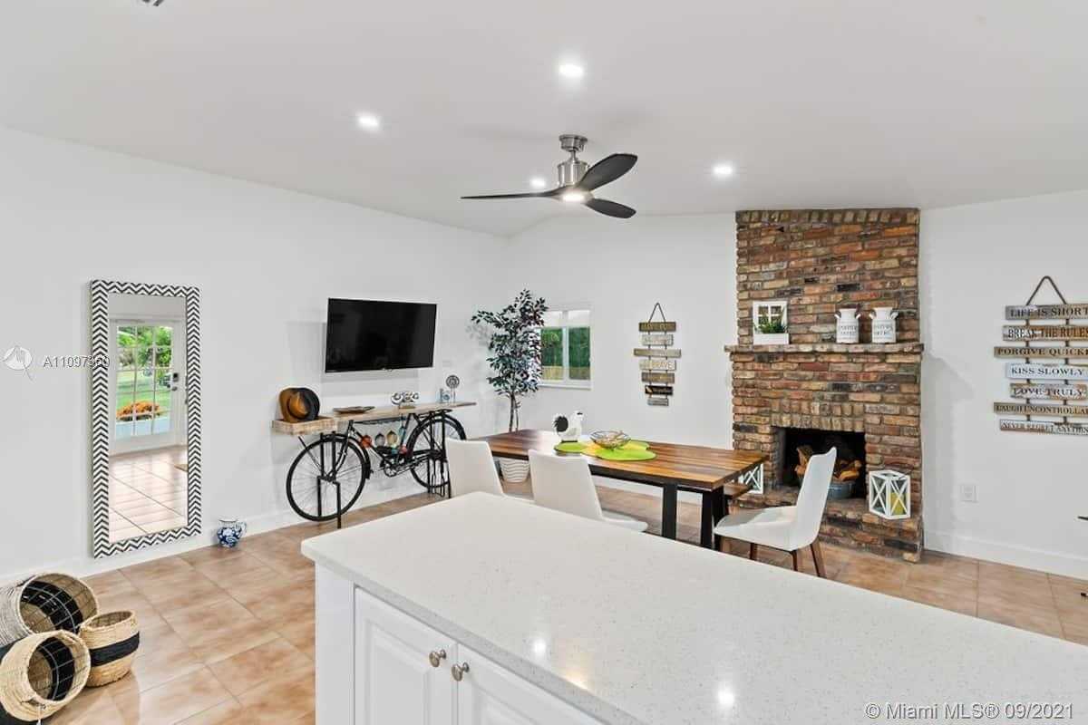 Small Image of 19491 SOUTH WEST 210TH ST, Miami Number 18