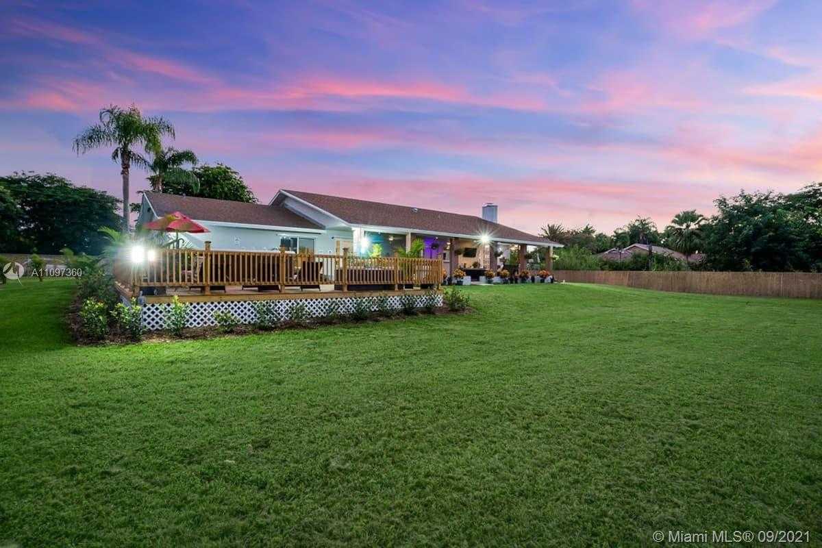 Small Image of 19491 SOUTH WEST 210TH ST, Miami Number 21