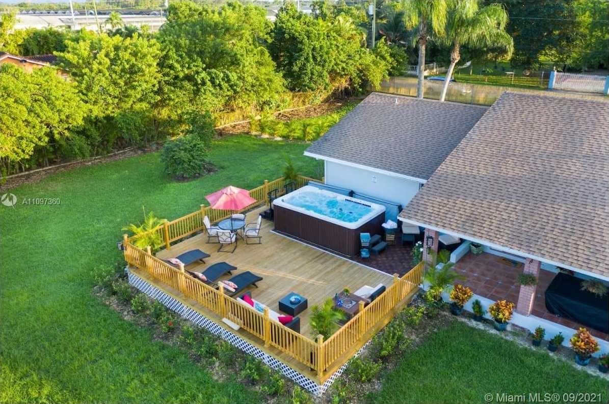 Small Image of 19491 SOUTH WEST 210TH ST, Miami Number 22