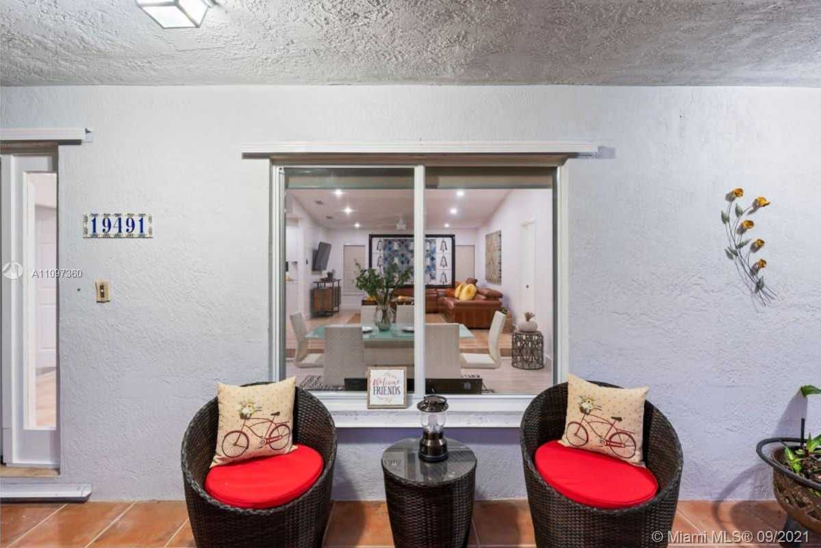 Small Image of 19491 SOUTH WEST 210TH ST, Miami Number 23