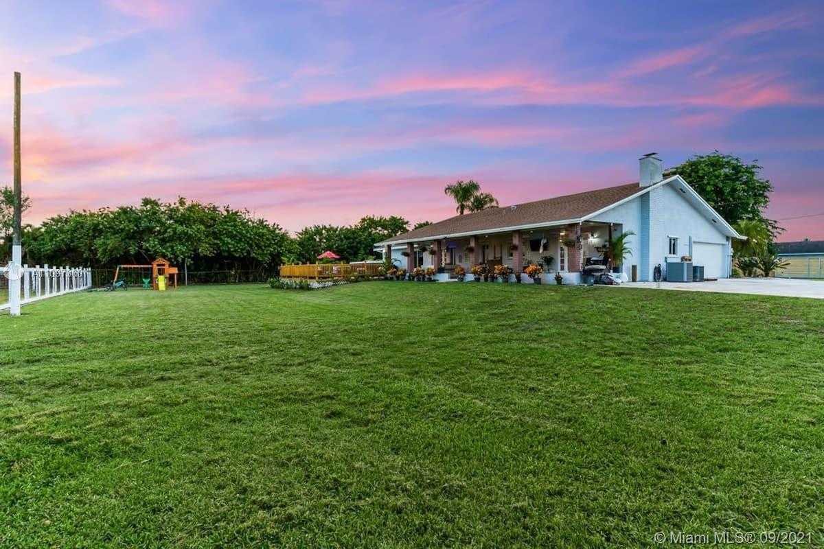 Small Image of 19491 SOUTH WEST 210TH ST, Miami Number 32